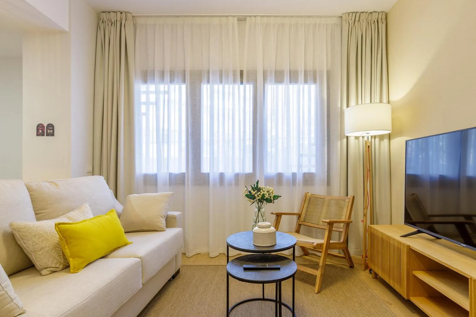 Malagueta Miramar With Shared Pool By Caleta Homes Malaga Apartment