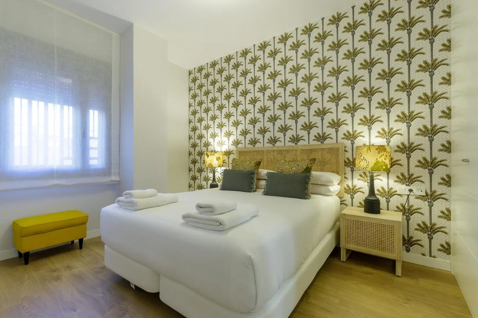 Malagueta Miramar With Shared Pool By Caleta Homes Malaga Apartment