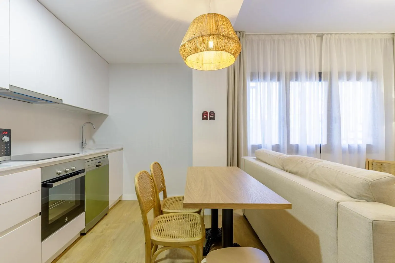 Apartment Malagueta Miramar With Shared Pool By Caleta Homes Malaga